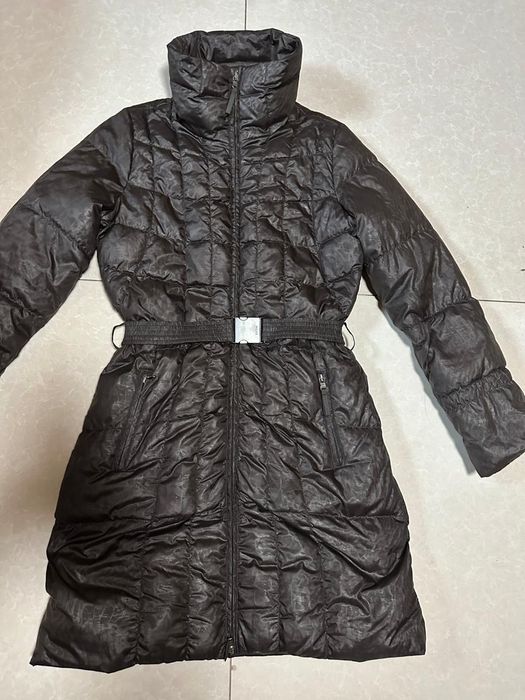 Продам женские пуховики