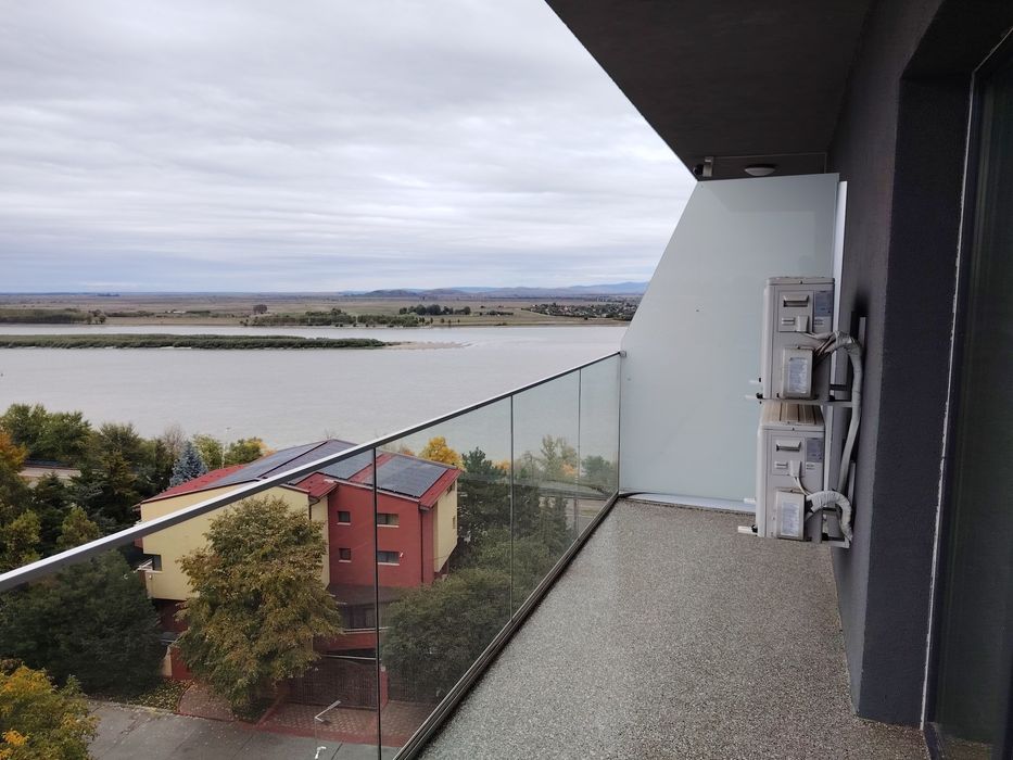 Apartament 3 camere de închiriat