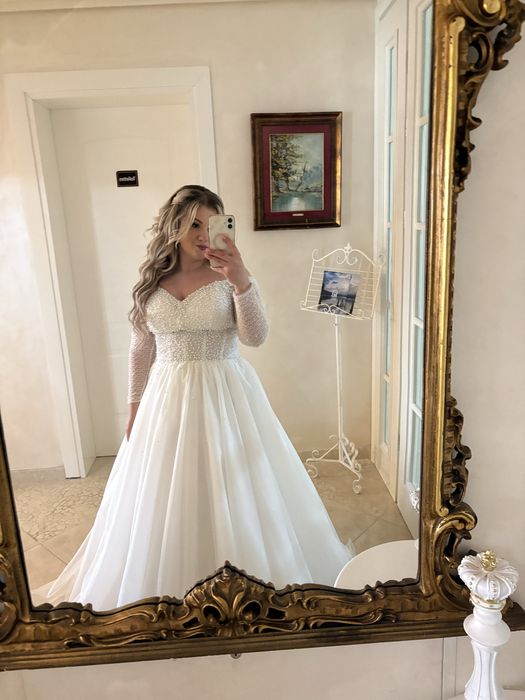 Rochie de mireasa cu perle