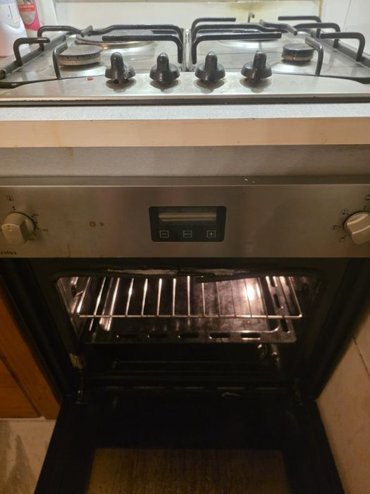 Кухненски бокс с барплот