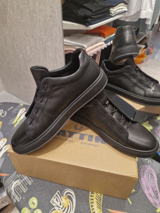 Продам ботинки новые