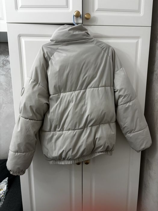 Vand geaca de la Bershka