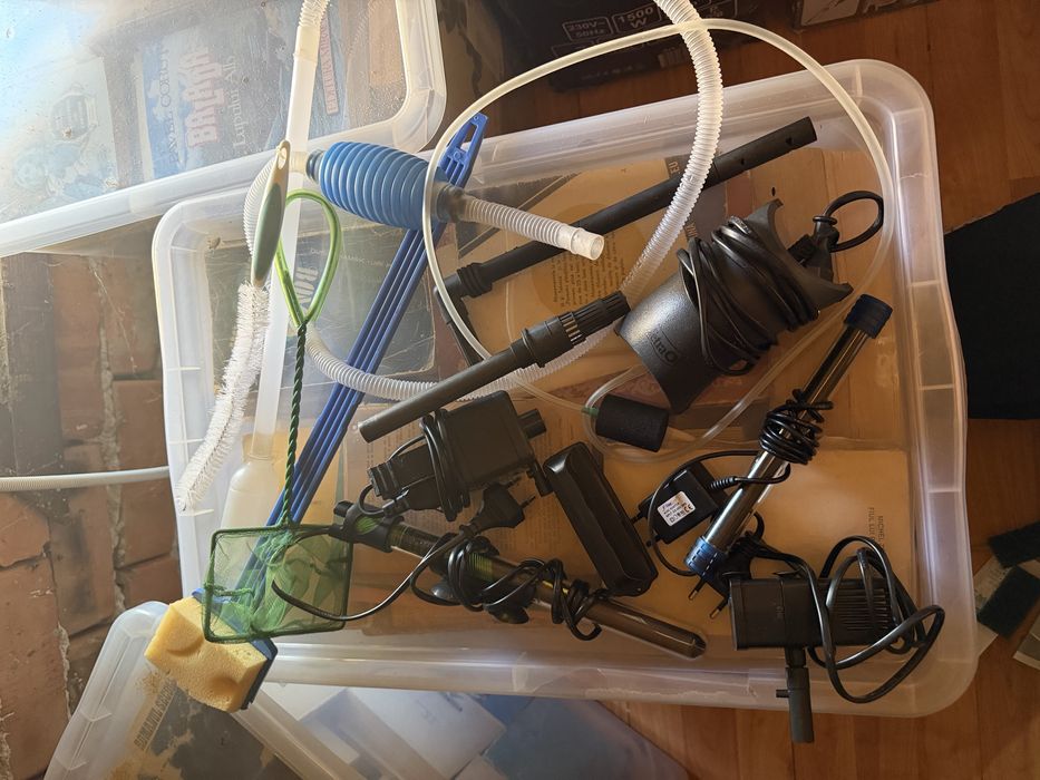 Acvariu de 40 L cu toate accesoriile