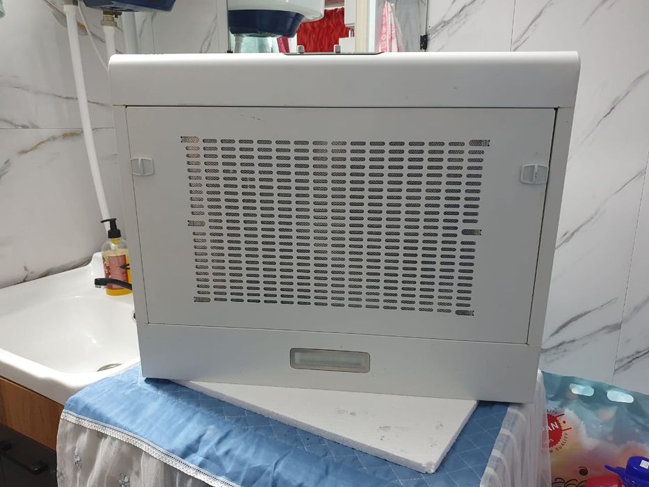 Продам кухонную вытяжку