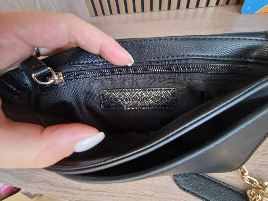 Чанта Tommy Hilfigher през рамо