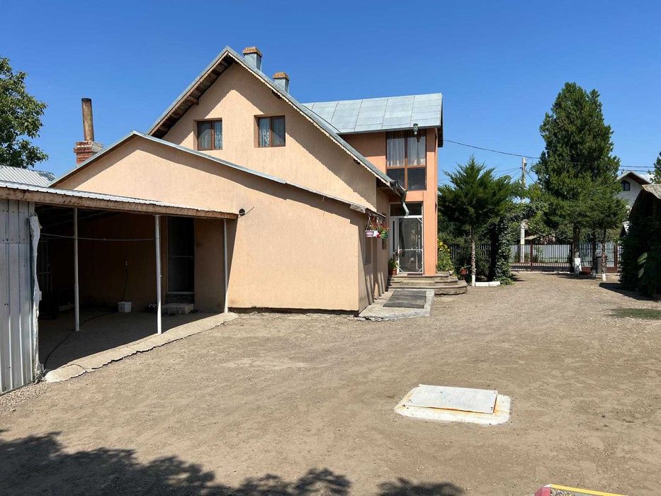 Vand/Schimb-Casa parter+mansarda cu posibilitate de extindere!!