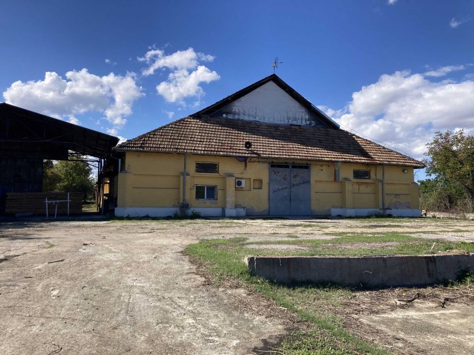 Склад/Зърнобаза в Горна Оряховица до захарни заводи