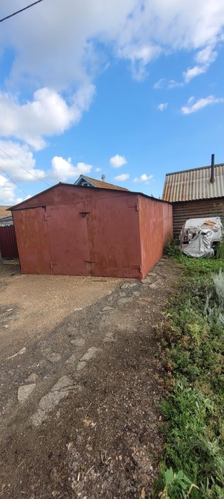 Продам гараж, самовывоз.