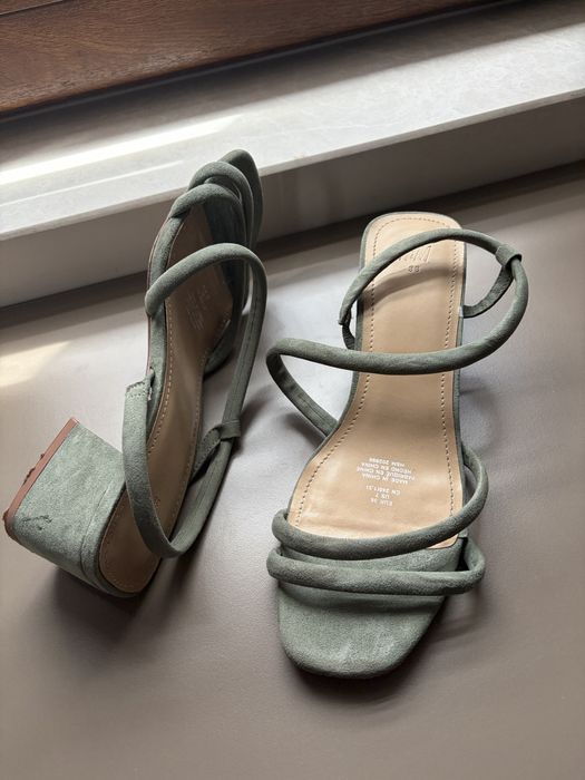 Дамски сандали на ток