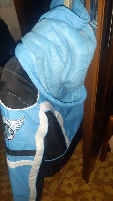 Продам спортивную куртку размер 44