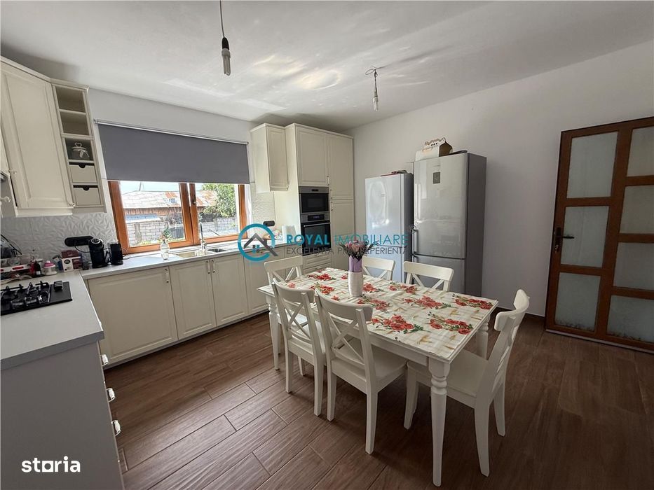 Royal Imobiliare - Vanzare Vila zona Boldesti Scaieni
