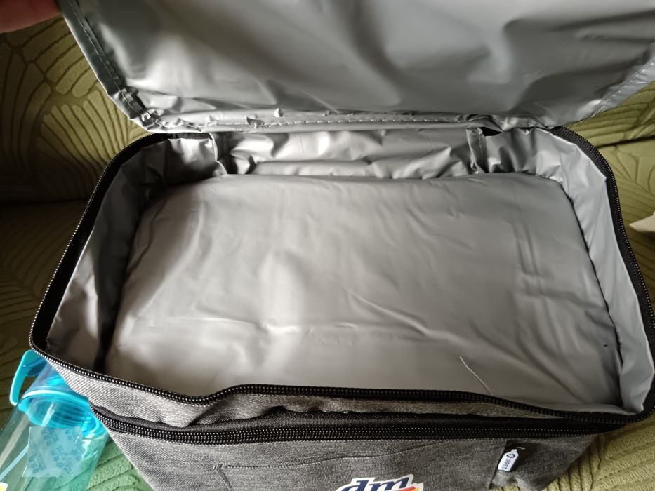 Нов комплект хладилна чанта и бутилка DM