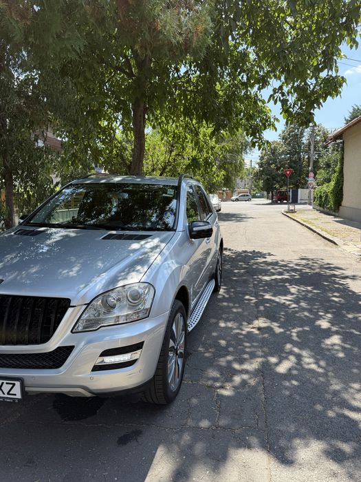 Mercedes ML 300 Blue efficiency unic propieter in RO istoric Autoklass