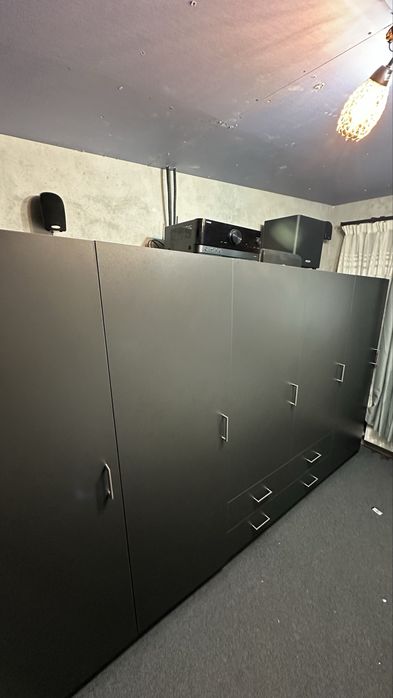 Dulap foarte incapator