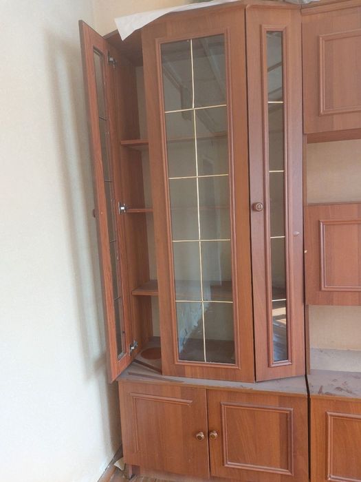 Mebel sotiladi stenka oynali