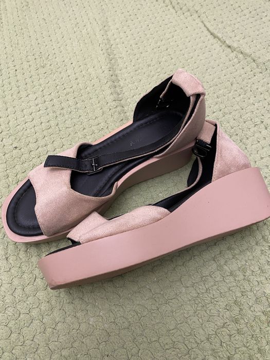 Босоножки бежевые на удобной платформе,повседневные.