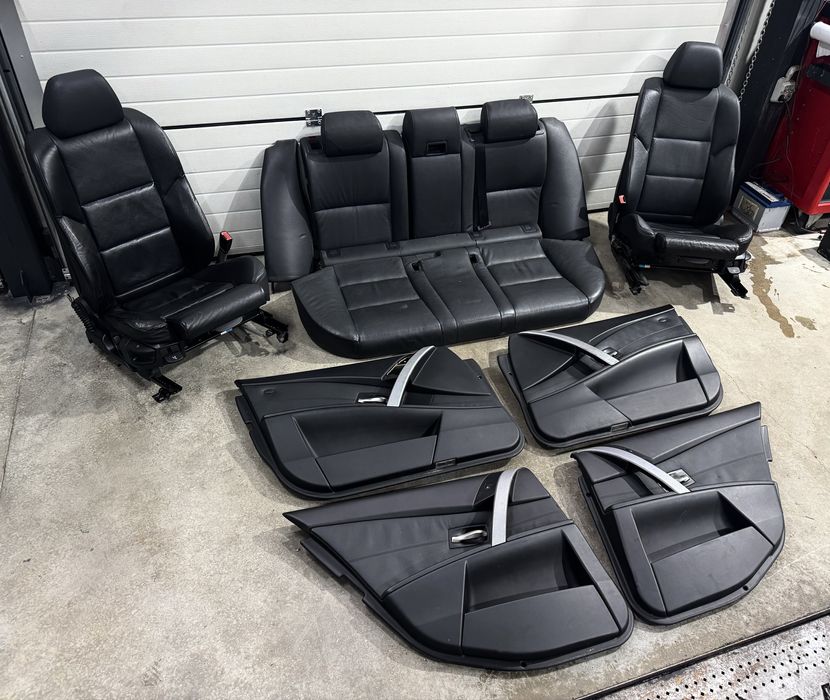 Перфектен черен кожен рекаро салон за бмв Е61 (комби)