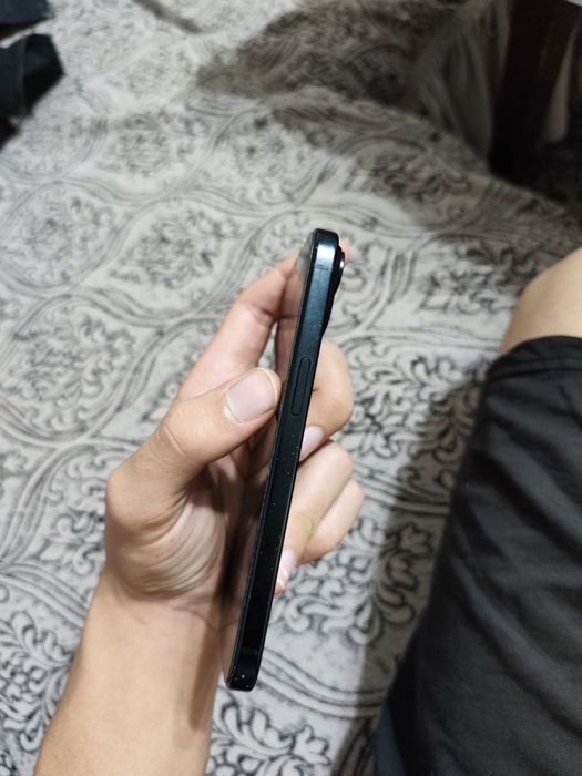 Iphone 15 karobkasiz