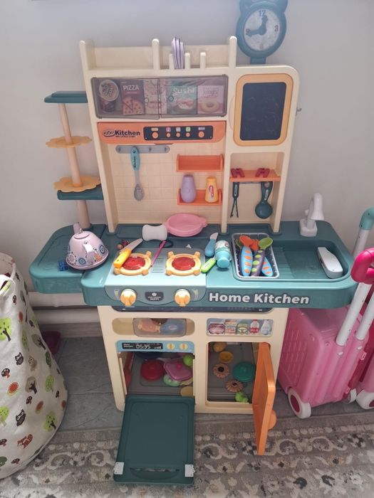 Продам кухню детскую