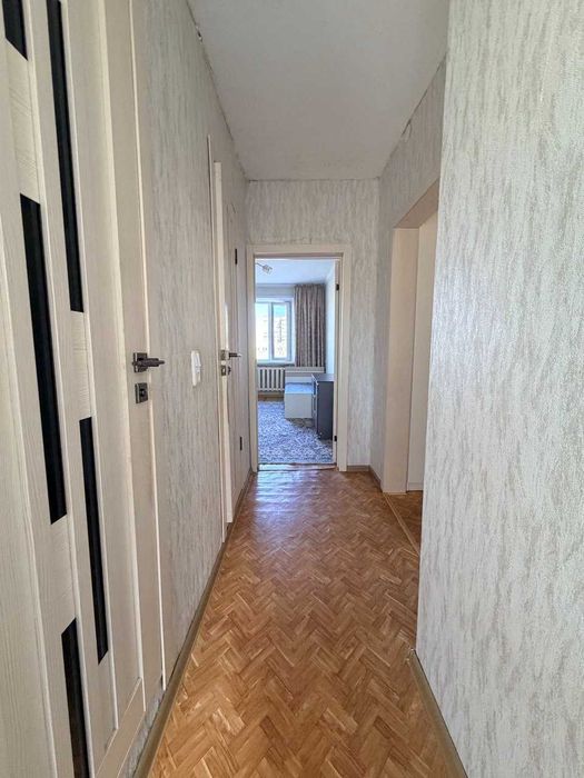 Продам 2х комн кв  168квартал