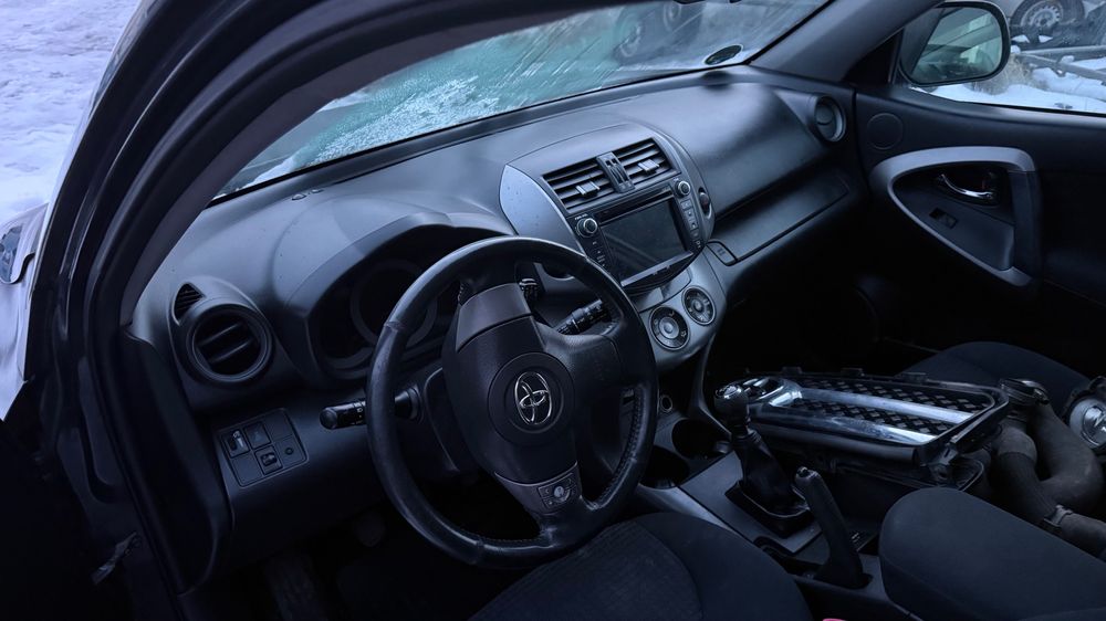 Toyota Rav 4 2006 2.2 pentru dezmembrat
