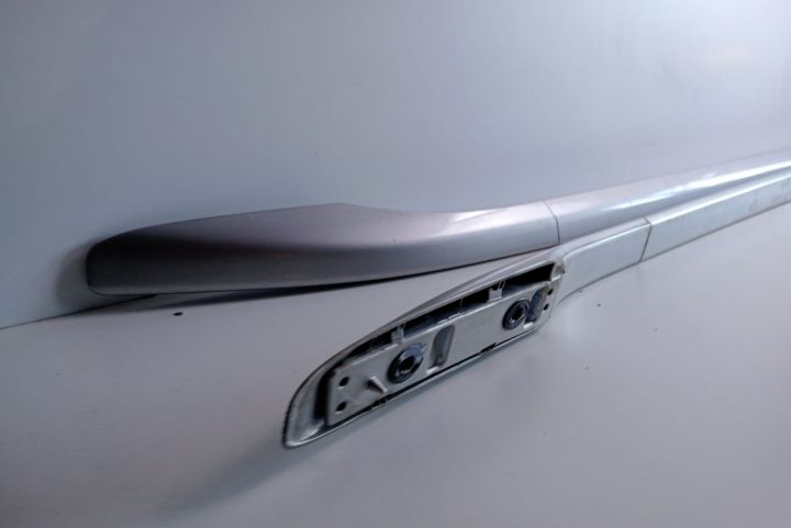 Bara longitudinala  stanga + dreapta break Toyota Avensis a 2-a gener