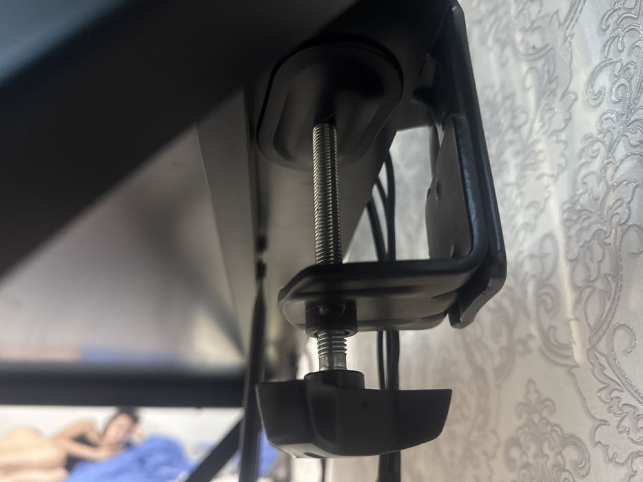 Монитор 2E 60 герц + кронштейн