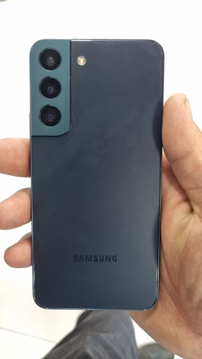 S 22+ yevro 8ga 128xotra. Ekran tiniq ramkasida biroz chaqasi bozi