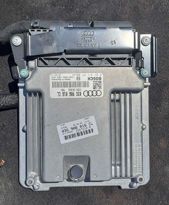 Компютър на двигател ECU  за Audi A4 B7/ Ауди А4 Б7 2.0TDI 140к.с BLB
