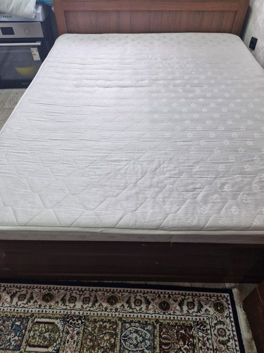 Продам двухспальную кровать