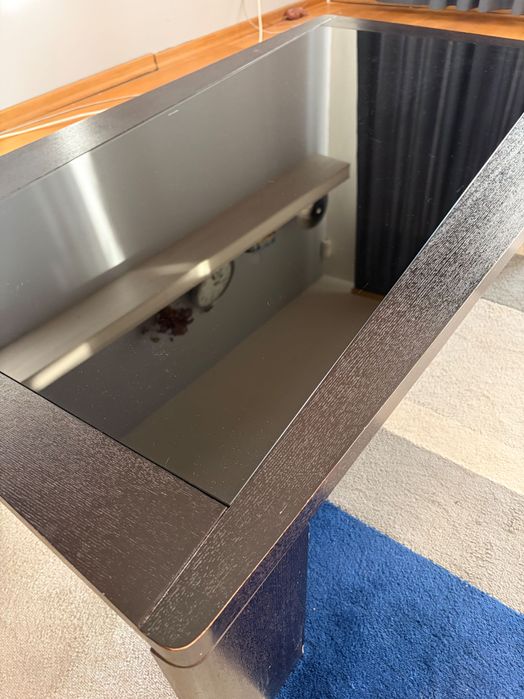 Холна маса за кафе – стилна и практична