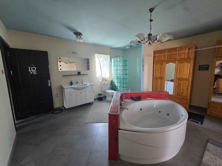 Продава се Къща в с. Златна нива, Област Шумен - 154 кв.м за 475 €/кв.м - Снимка #17