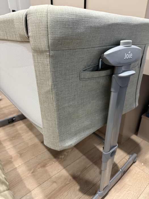 Продам манеж-кровать от JOIE