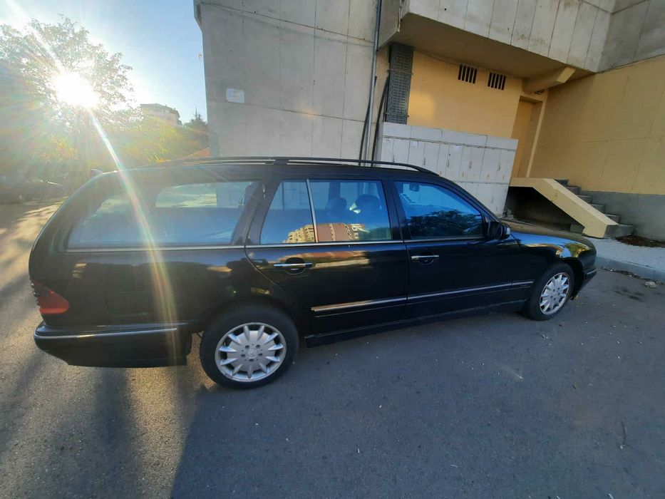 Мерцедес е320 2001 г.