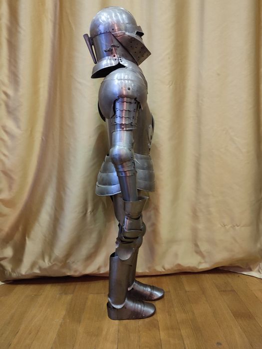 Armura cavaler medieval metalică tablă înălțime 95 cm