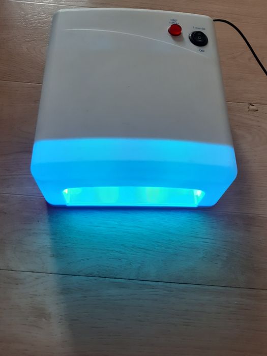 Продам лампу для маникюра