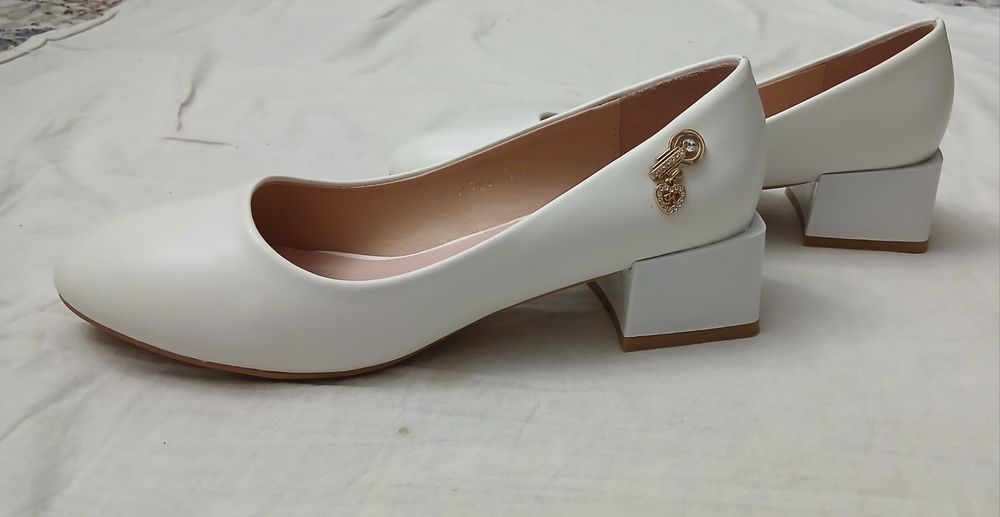 Bruna brendi Istanbul/Turkiya 38 raxmer narxi 150.000 so'm