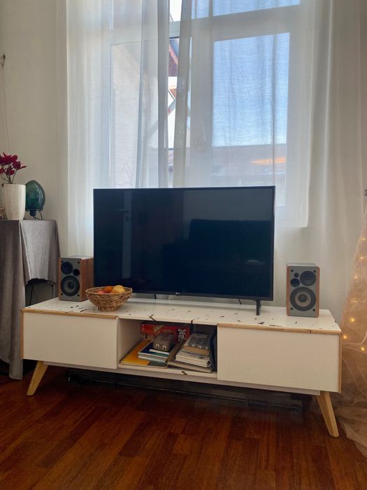 Comoda tv alba cu sertare