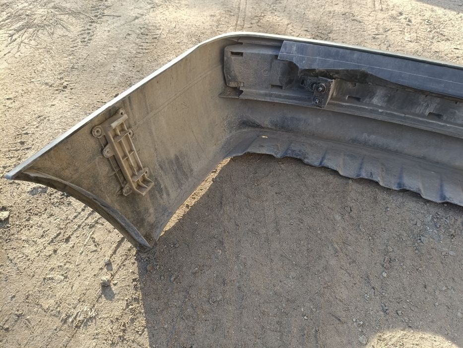 Задний бампер Ауди 80 б3