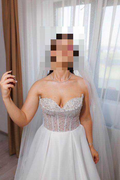 Vand rochie de mireasa cu corset reglabil!