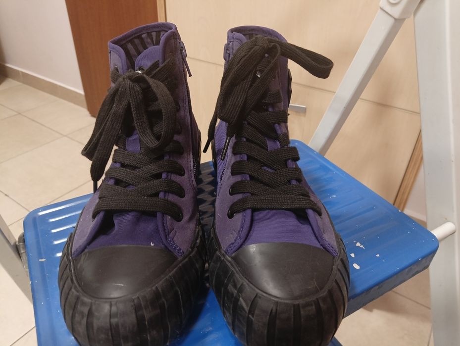 Zara Wednesday кецове