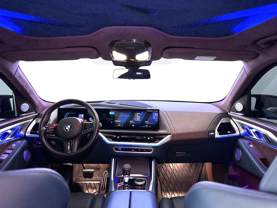 BMW XM (Hybrid )