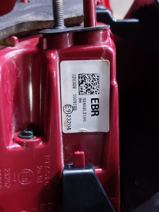 Задний фонарь правый