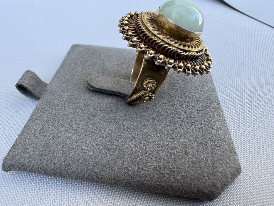 Inel din argint si jad