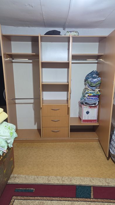 Шкаф большой 10 000