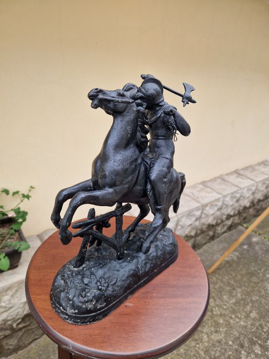 Страхотна антикварна английска метална фигура статуетка