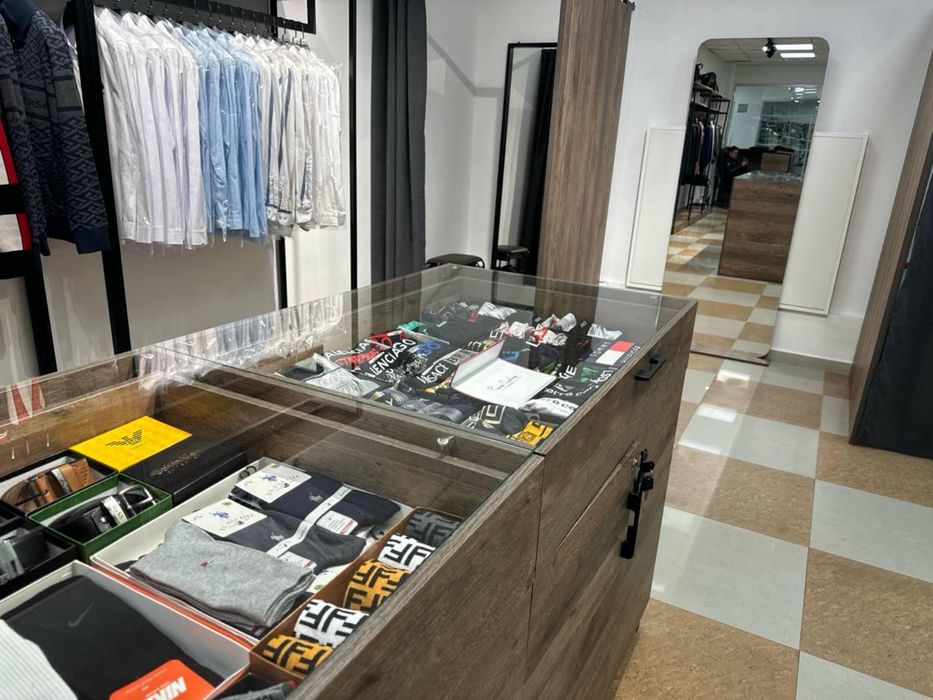 Оборудование для магазина одежды