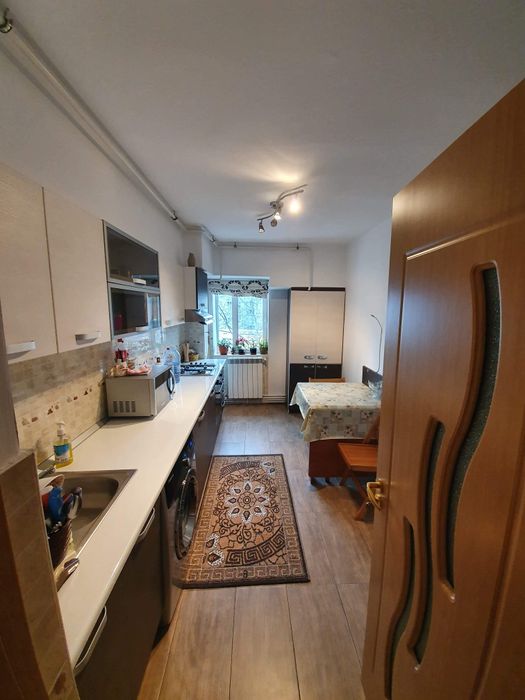 Inchiriez Apartament 2 camere, E3