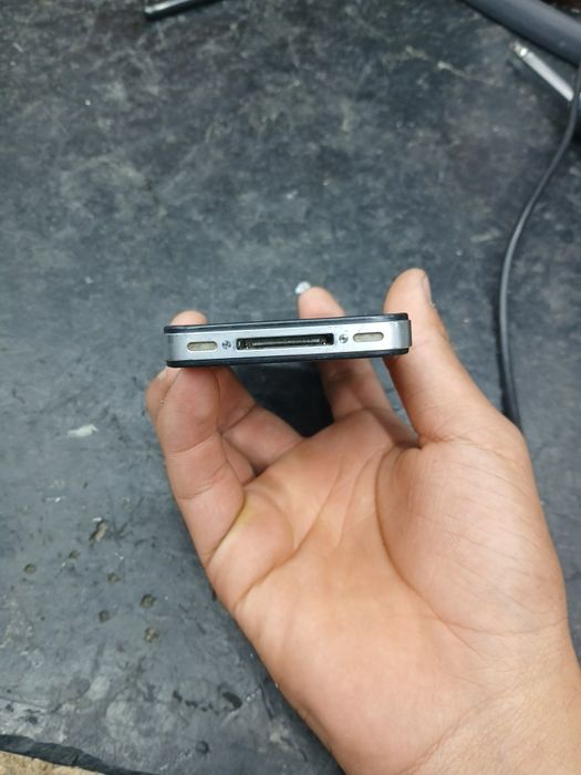 Продам айфон 4s  л