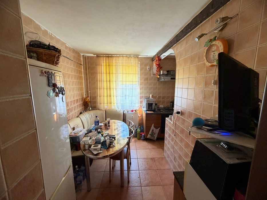 Apartament 4 camere decomandat 98 mp Berceni